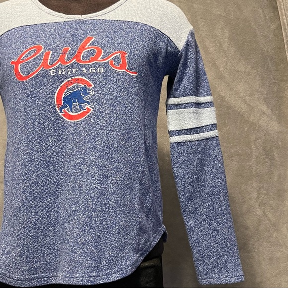 Women’s Major League Baseball Fitness Chicago Cubs Baseball Sweatshirt, Medium - Picture 5 of 13